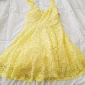 Casual yellow dress